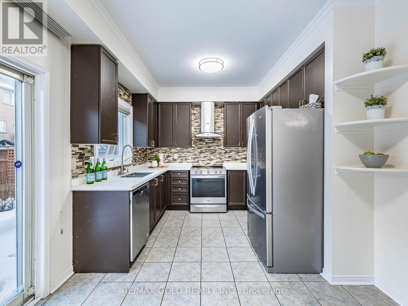 26 Waterdale Road, Brampton, Ontario  L7A 1S3 - Photo 14 - W12720178