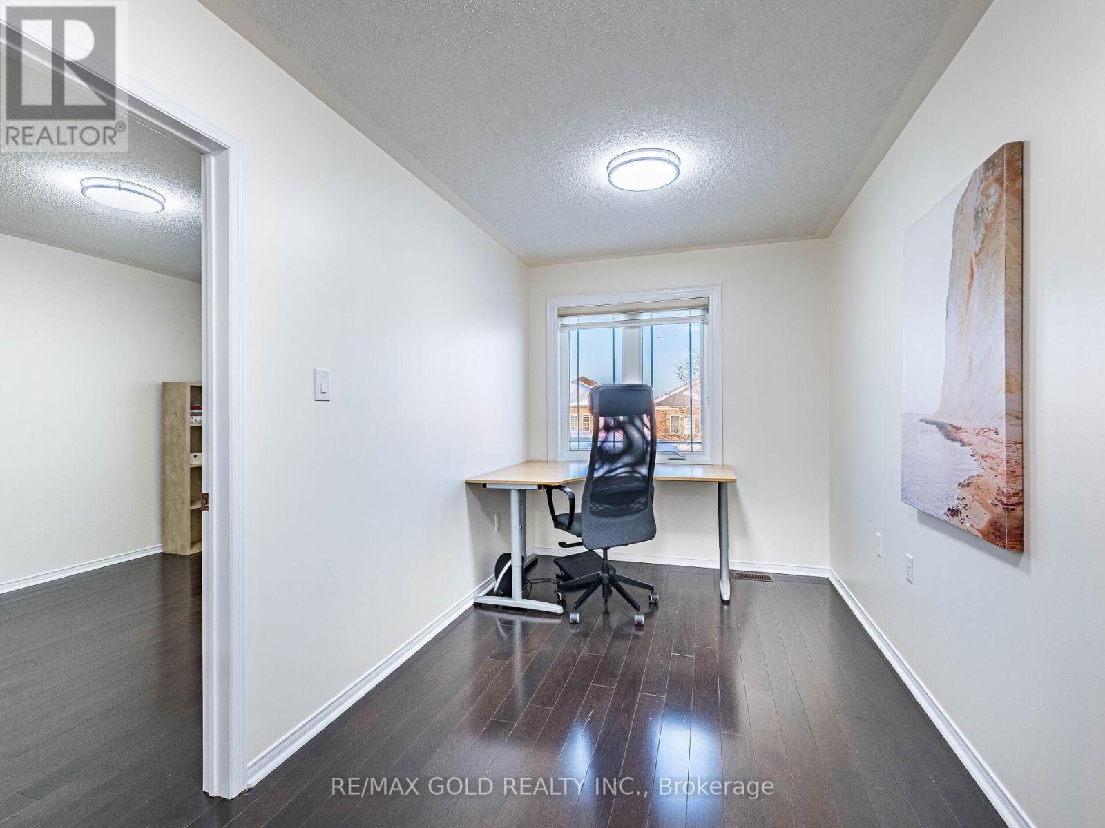 26 Waterdale Road, Brampton, Ontario  L7A 1S3 - Photo 23 - W12720178