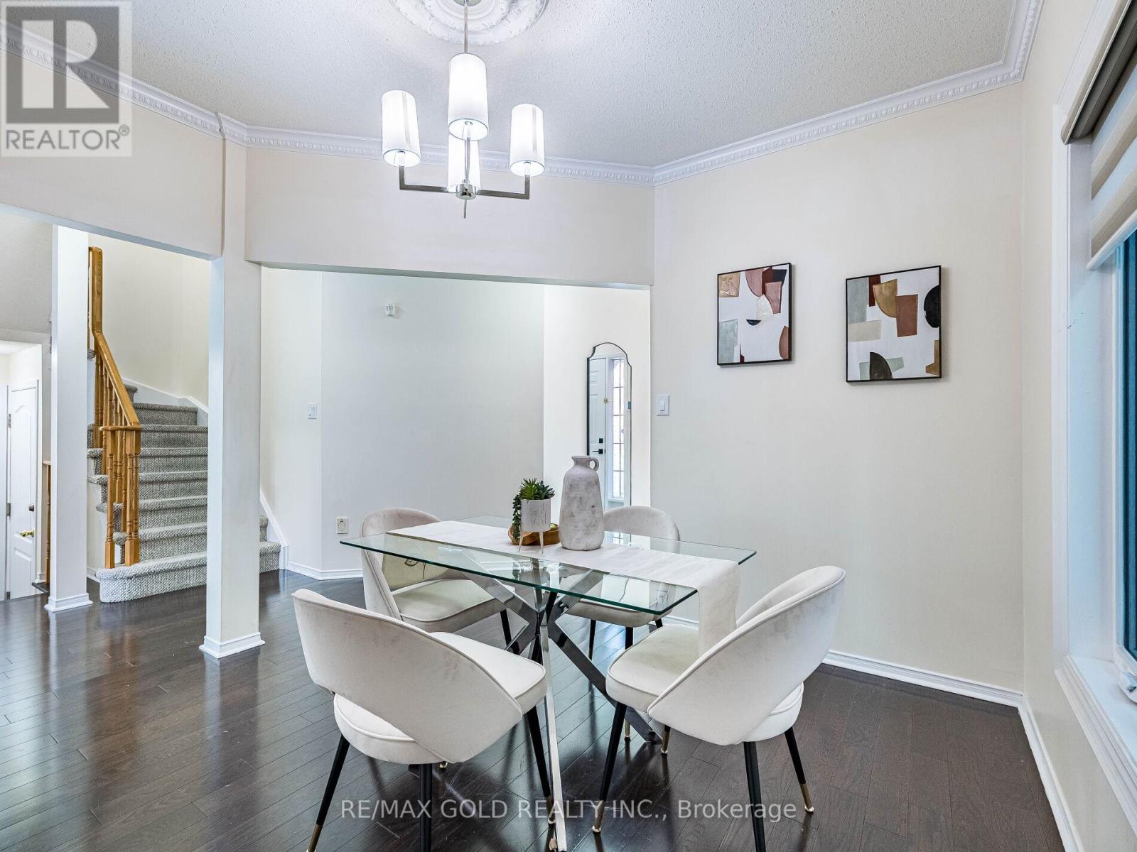 26 Waterdale Road, Brampton, Ontario  L7A 1S3 - Photo 7 - W12720178