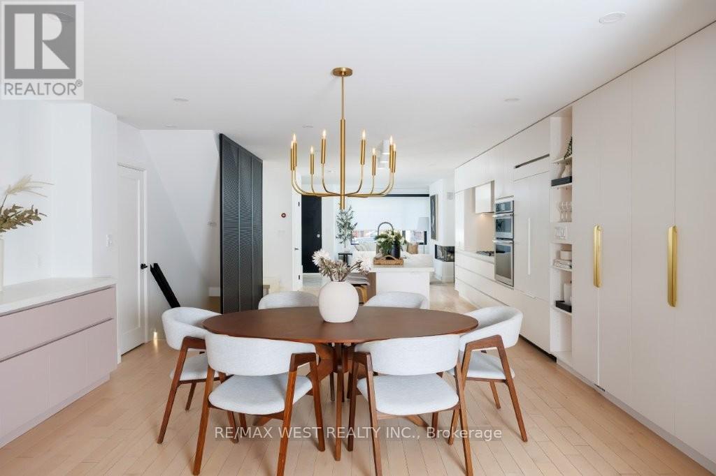 424 Clendenan Avenue, Toronto, Ontario  M6P 2X6 - Photo 16 - W12720186