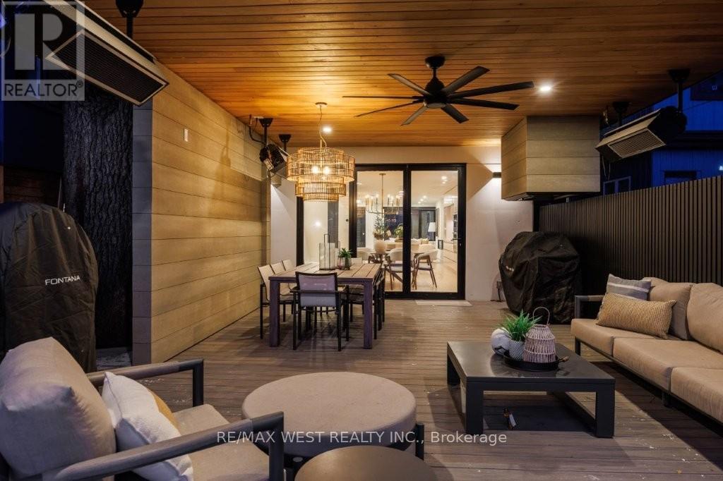 424 Clendenan Avenue, Toronto, Ontario  M6P 2X6 - Photo 18 - W12720186