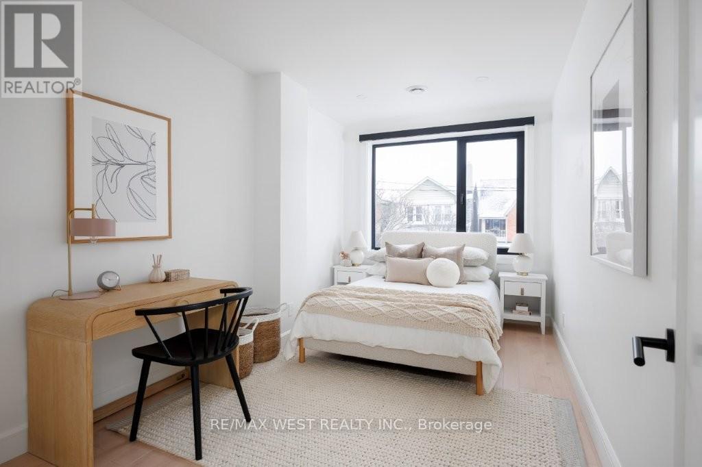 424 Clendenan Avenue, Toronto, Ontario  M6P 2X6 - Photo 27 - W12720186