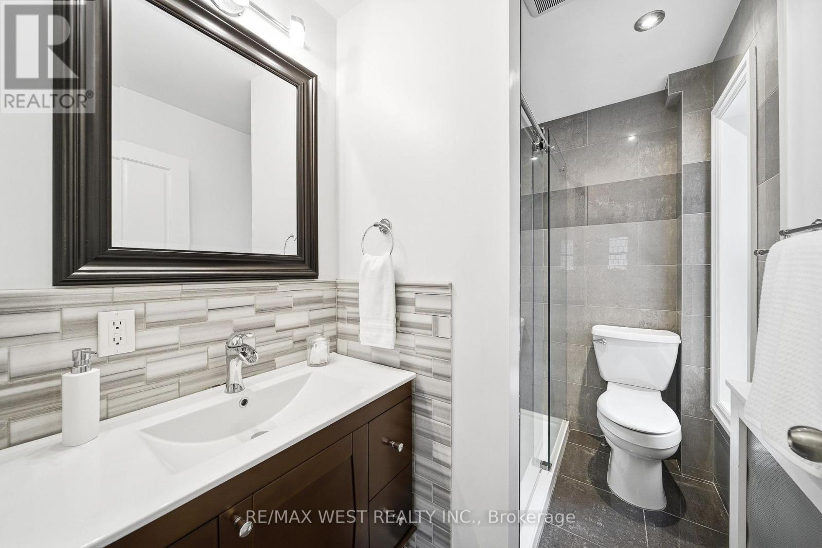 188 Fifth Street, Toronto, Ontario  M8V 2Z7 - Photo 13 - W12720200