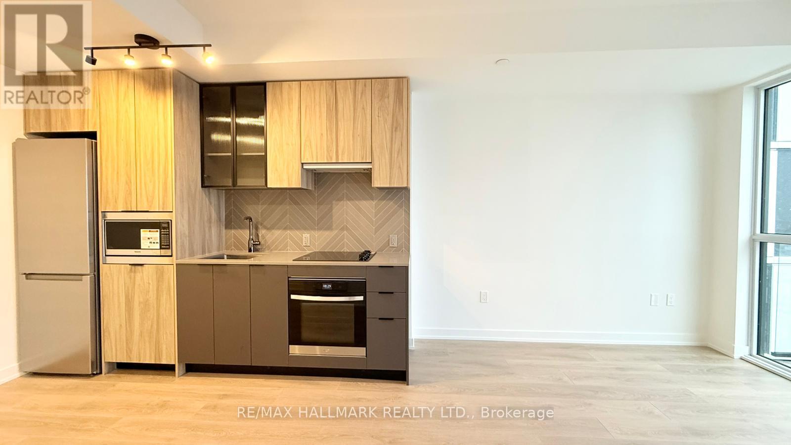 807 - 1037 The Queensway, Toronto, Ontario  M8Z 0H5 - Photo 7 - W12720218