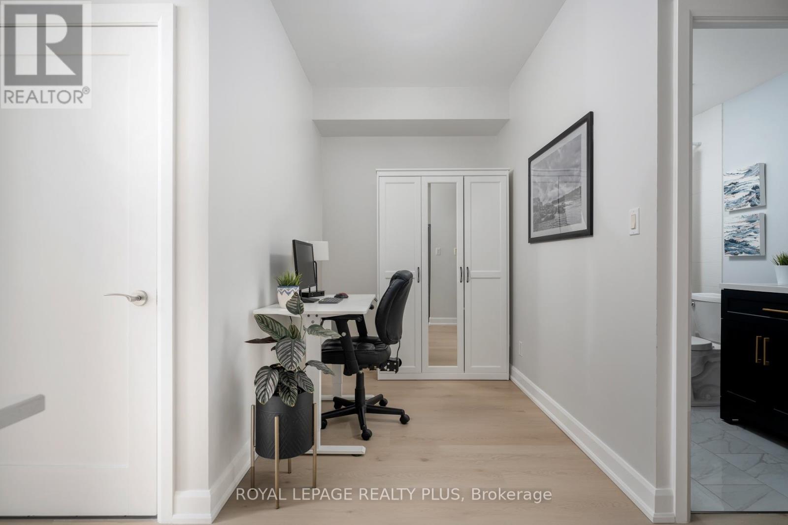 907 - 3391 Bloor Street W, Toronto, Ontario M8X 1G3 - Photo 7 - W12720226