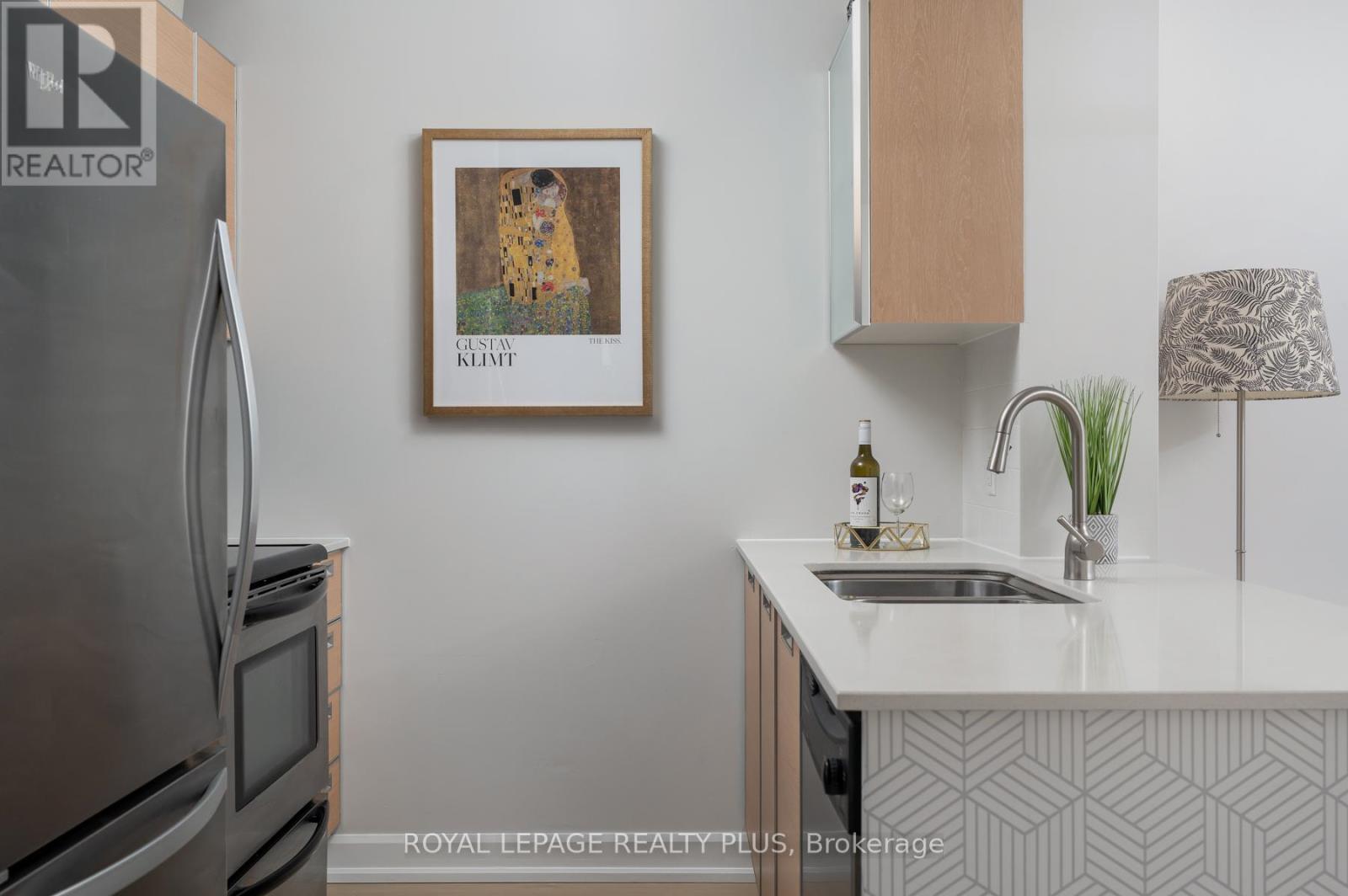 907 - 3391 Bloor Street W, Toronto, Ontario M8X 1G3 - Photo 9 - W12720226