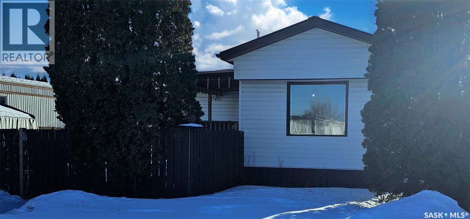 209 17th Street W, Battleford, Saskatchewan  S0M 0E0 - Photo 1 - SK027072