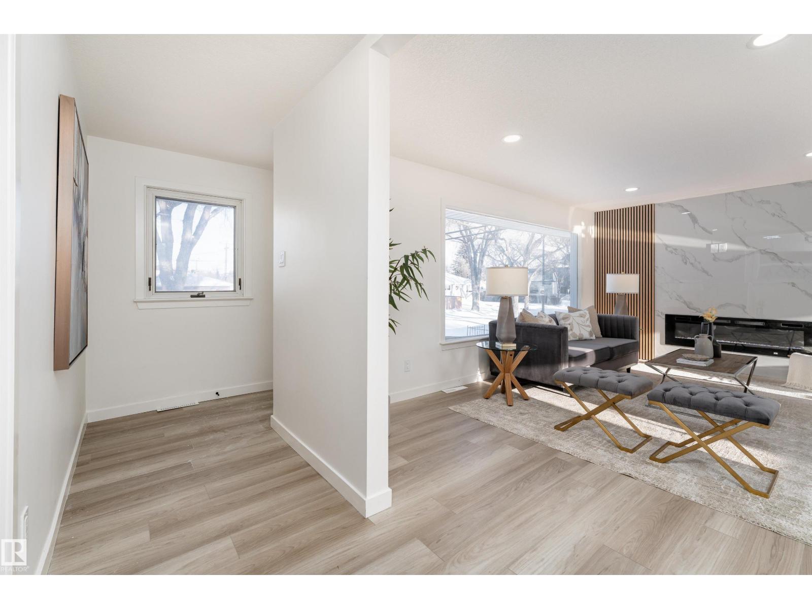 13307 116 Av Nw, Edmonton, Alberta  T5M 3E4 - Photo 2 - E4470720