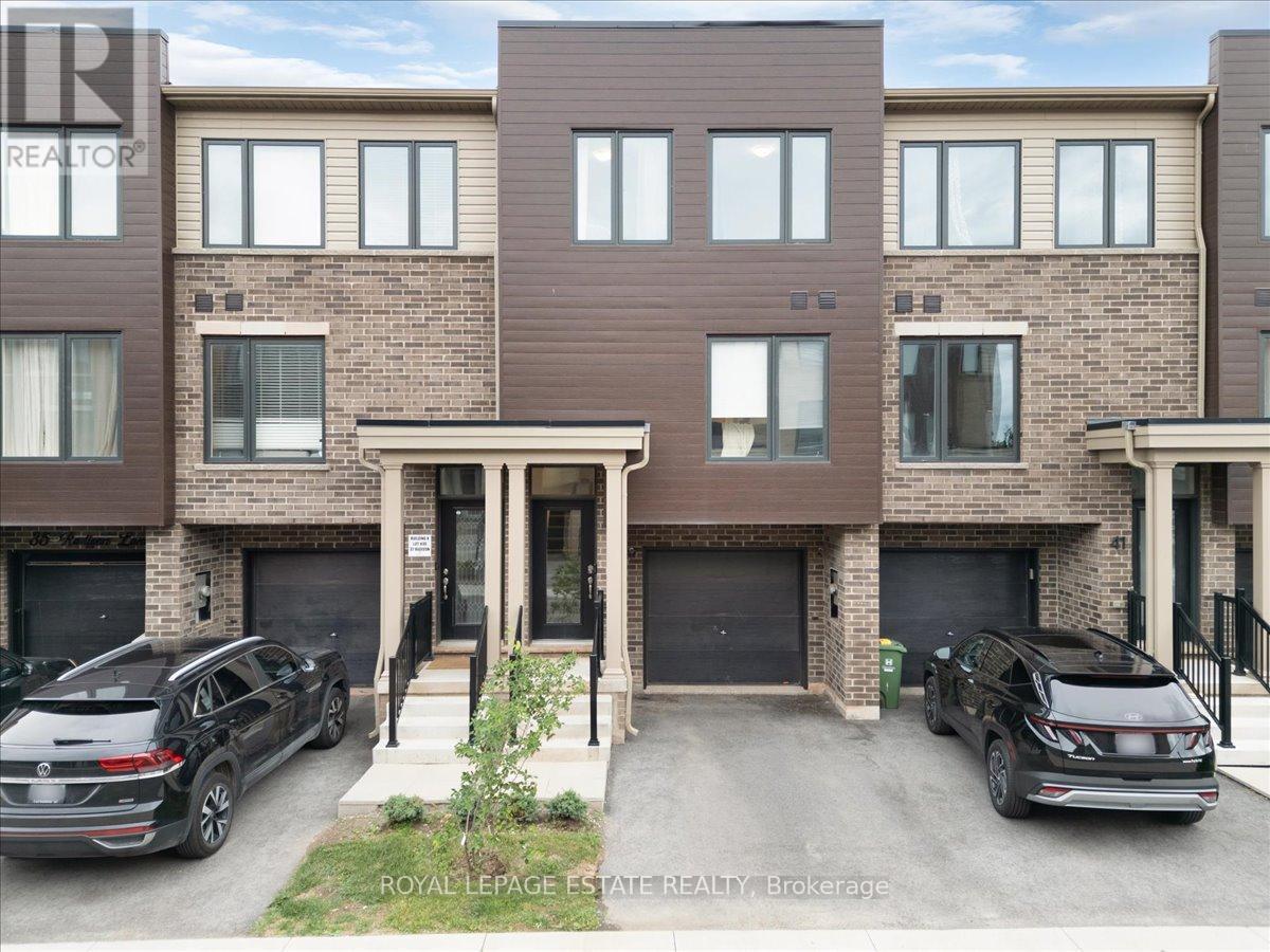 39 RADISON LANE, Hamilton, Ontario
