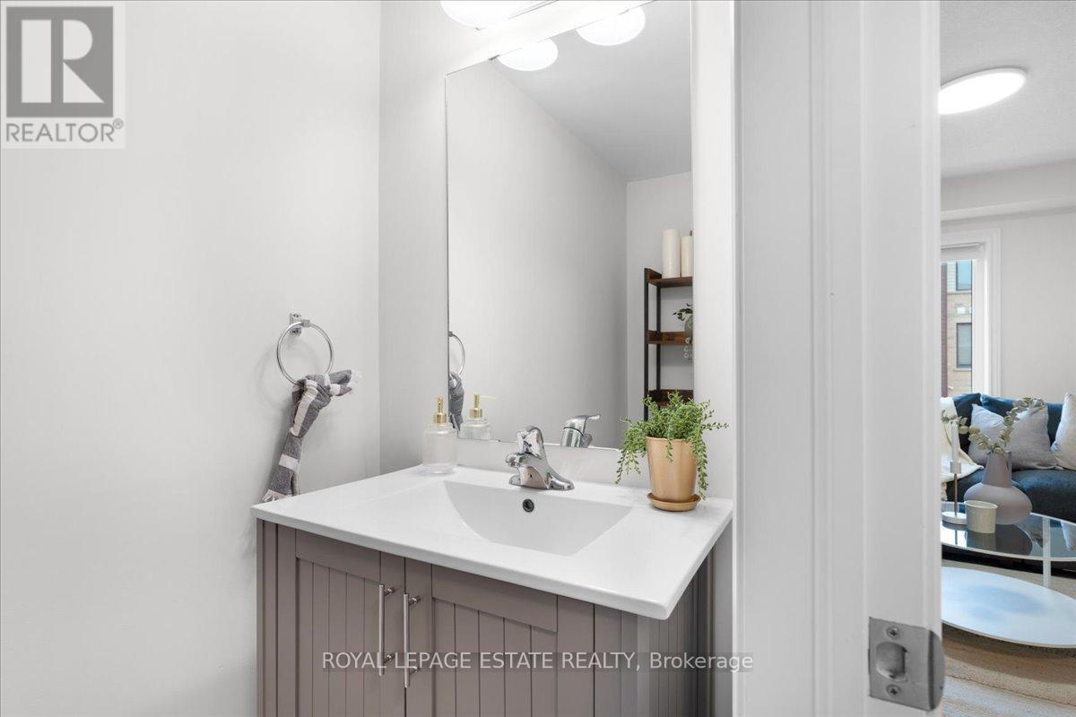 39 Radison Lane, Hamilton, Ontario  L8H 0B5 - Photo 12 - X12720044