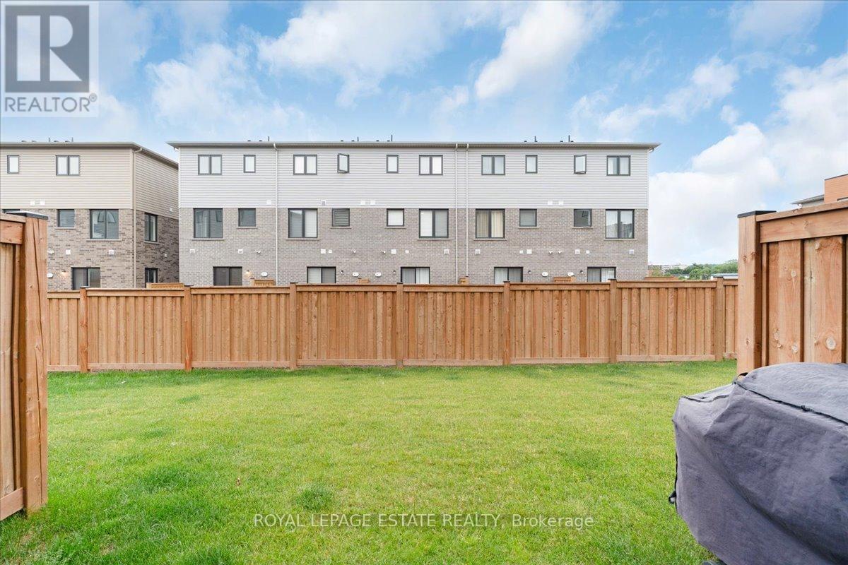 39 Radison Lane, Hamilton, Ontario  L8H 0B5 - Photo 27 - X12720044