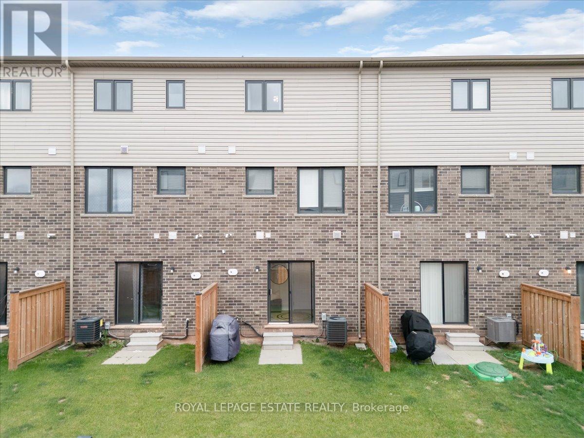 39 Radison Lane, Hamilton, Ontario  L8H 0B5 - Photo 28 - X12720044