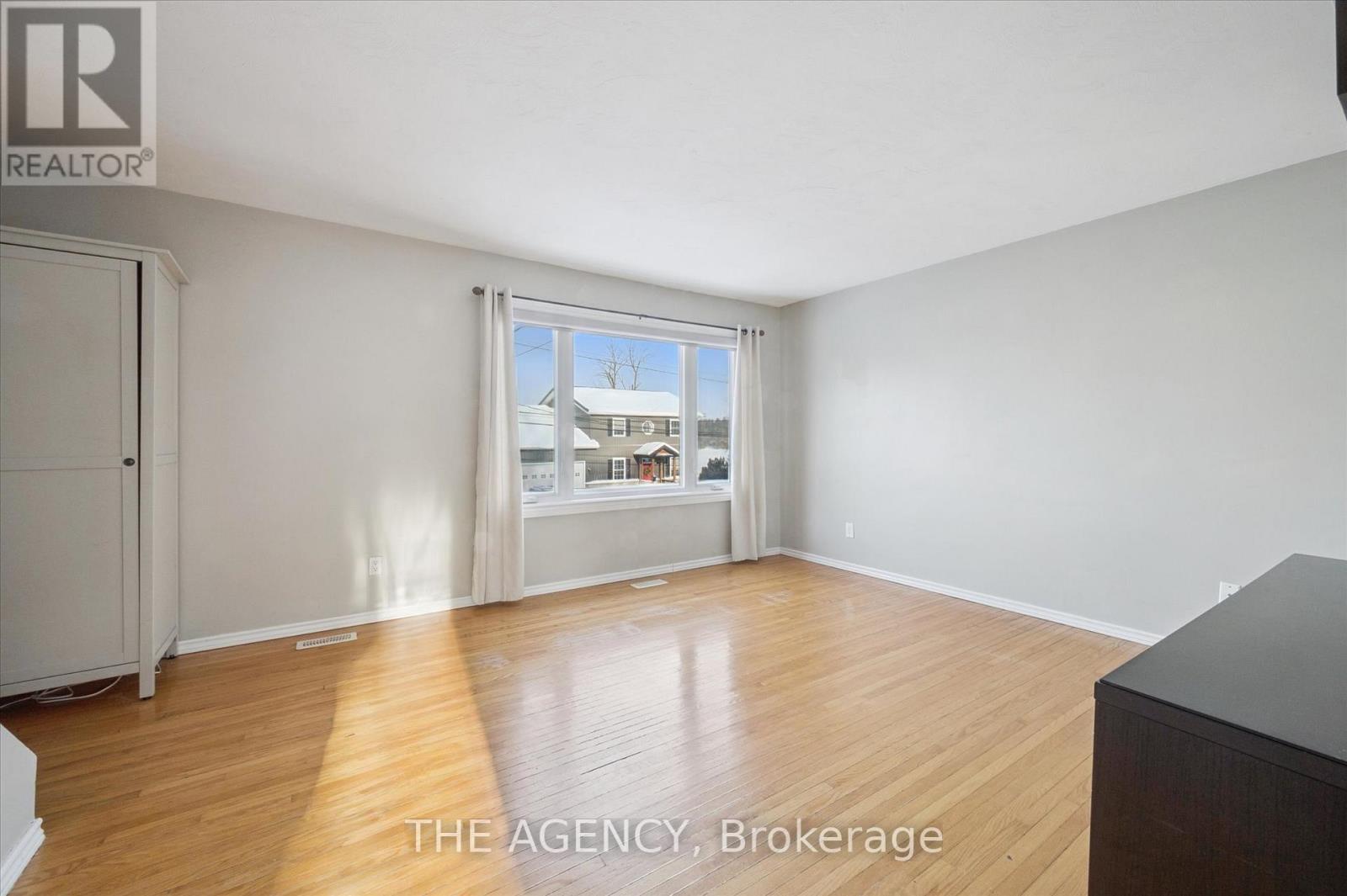 126 Queen Street E, Cambridge, Ontario  N3C 2B2 - Photo 7 - X12720224