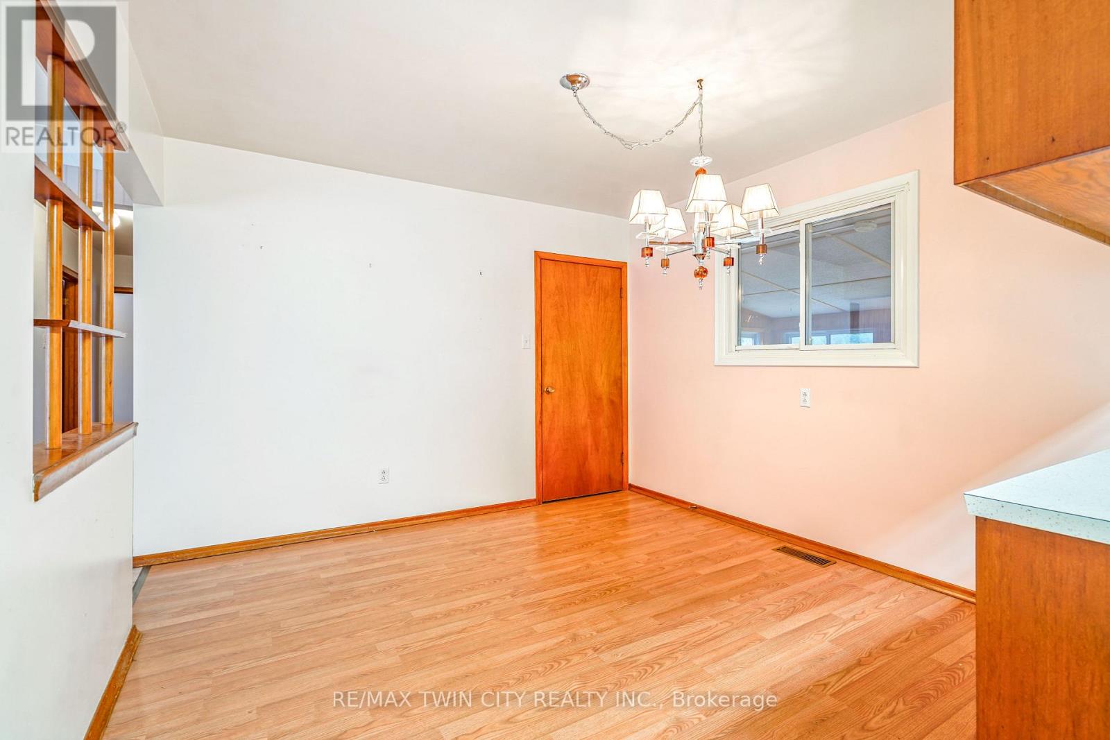 8 Stockdale Drive, Brantford, Ontario  N3R 2R5 - Photo 13 - X12720246