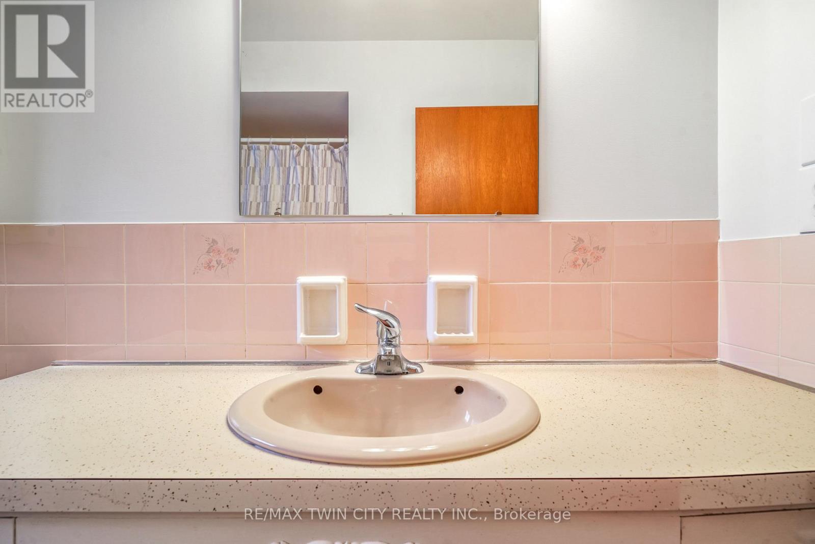 8 Stockdale Drive, Brantford, Ontario  N3R 2R5 - Photo 22 - X12720246