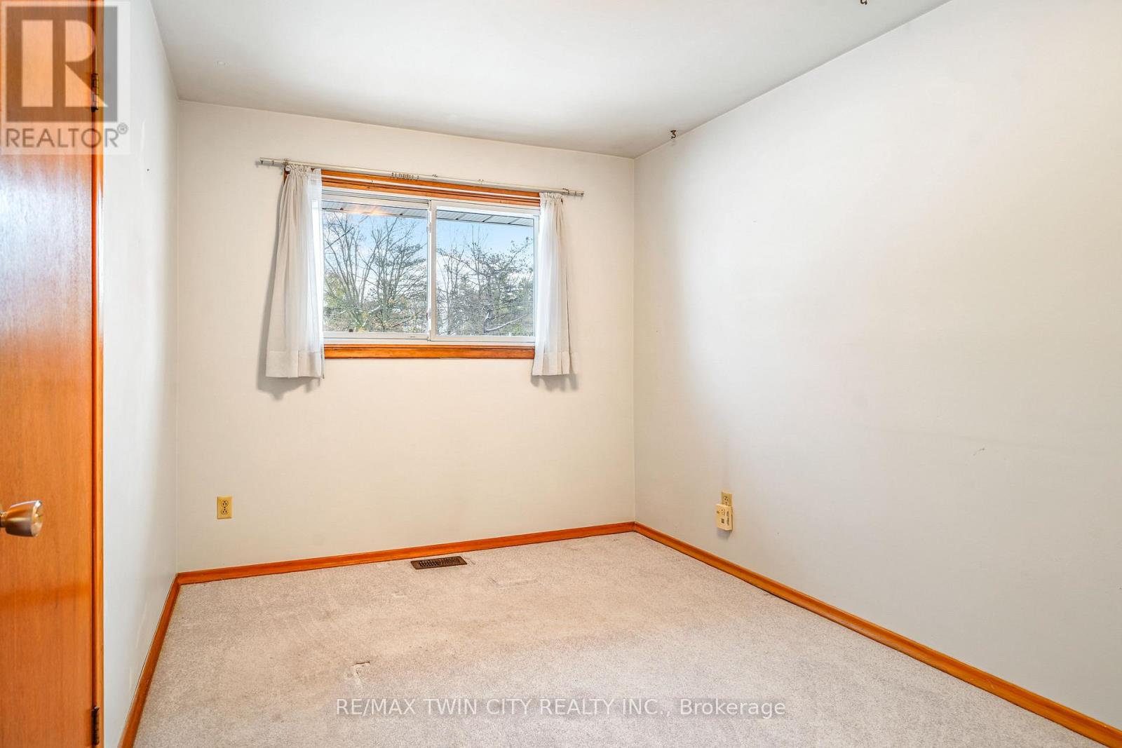 8 Stockdale Drive, Brantford, Ontario  N3R 2R5 - Photo 25 - X12720246