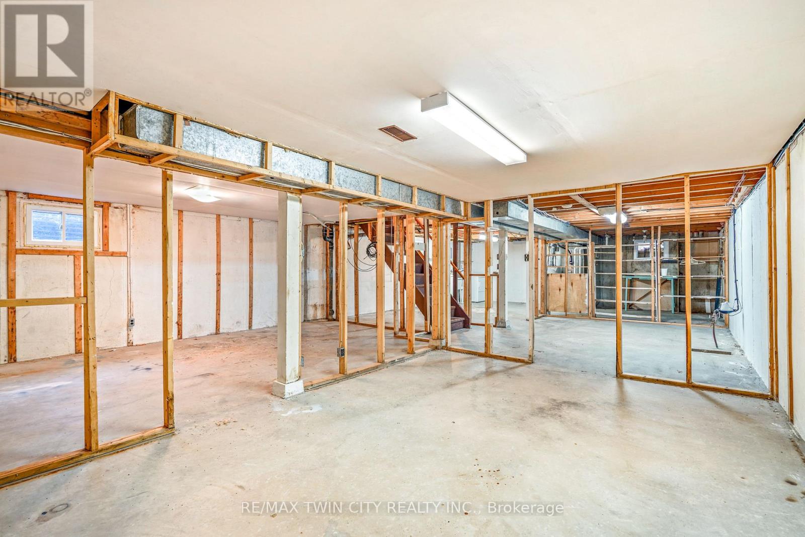 8 Stockdale Drive, Brantford, Ontario  N3R 2R5 - Photo 30 - X12720246