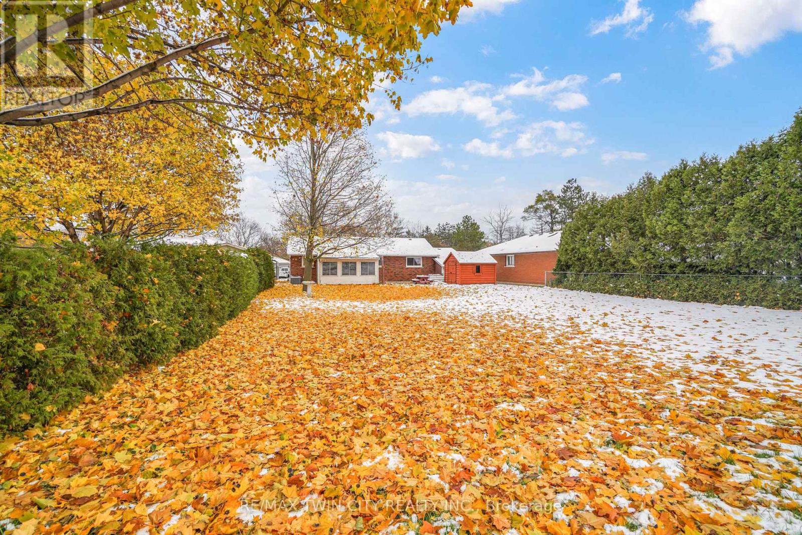 8 Stockdale Drive, Brantford, Ontario  N3R 2R5 - Photo 36 - X12720246