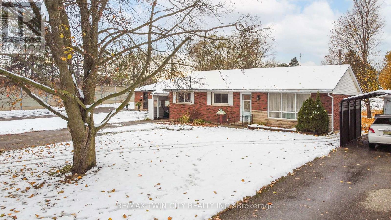 8 Stockdale Drive, Brantford, Ontario  N3R 2R5 - Photo 40 - X12720246