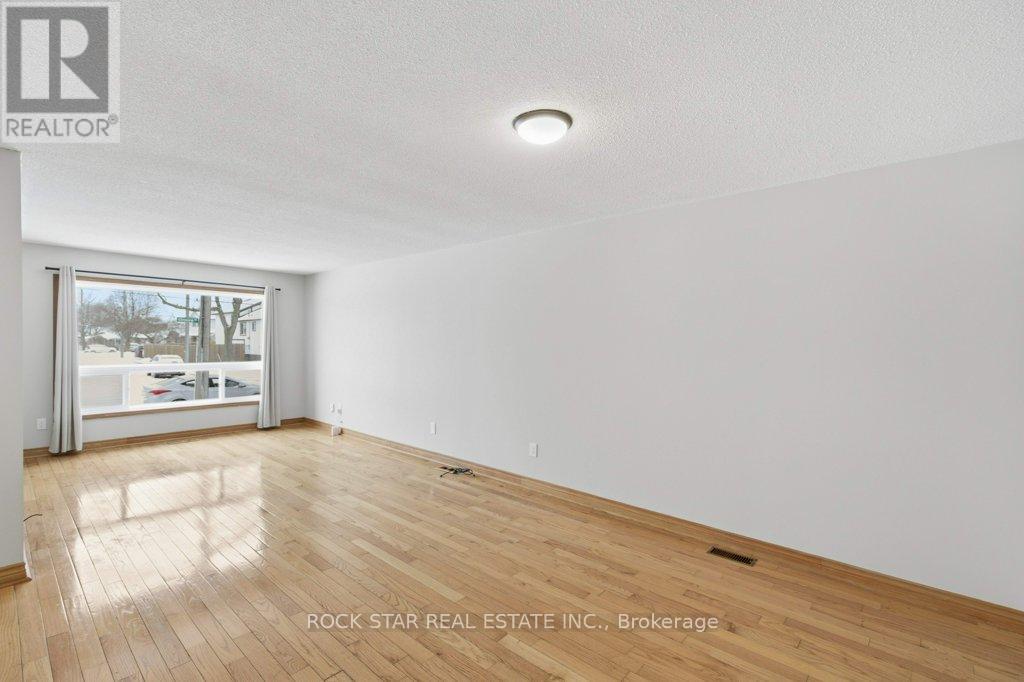 Main Fl - 115 Elmore Drive, Hamilton, Ontario  L8W 2C5 - Photo 2 - X12720252