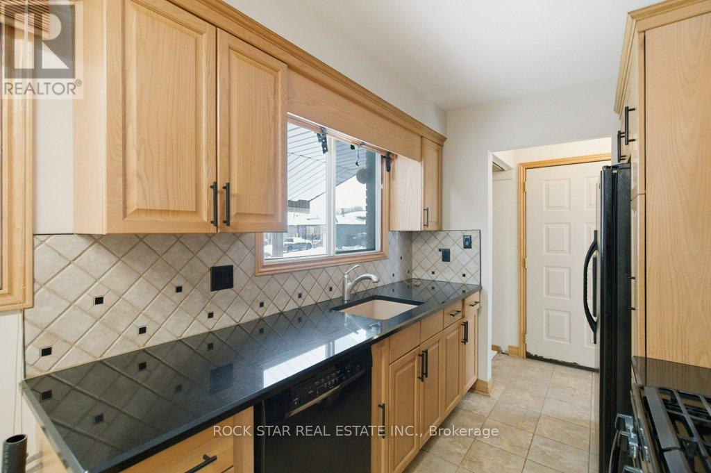 Main Fl - 115 Elmore Drive, Hamilton, Ontario  L8W 2C5 - Photo 5 - X12720252