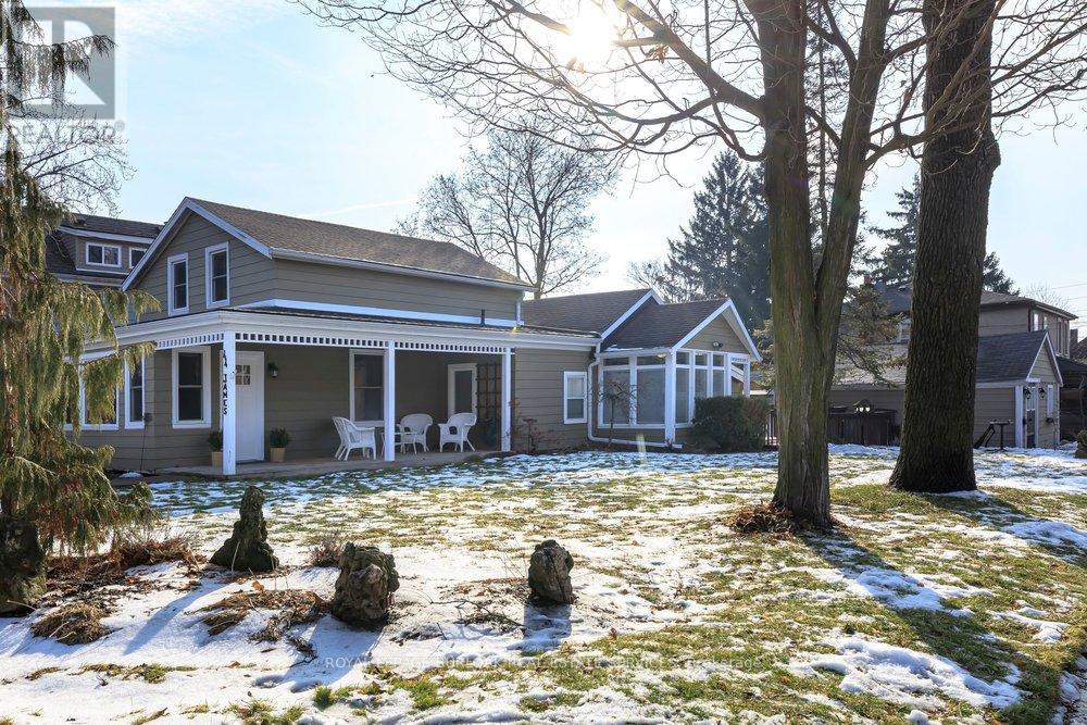 44 JAMES STREET, Hamilton, Ontario