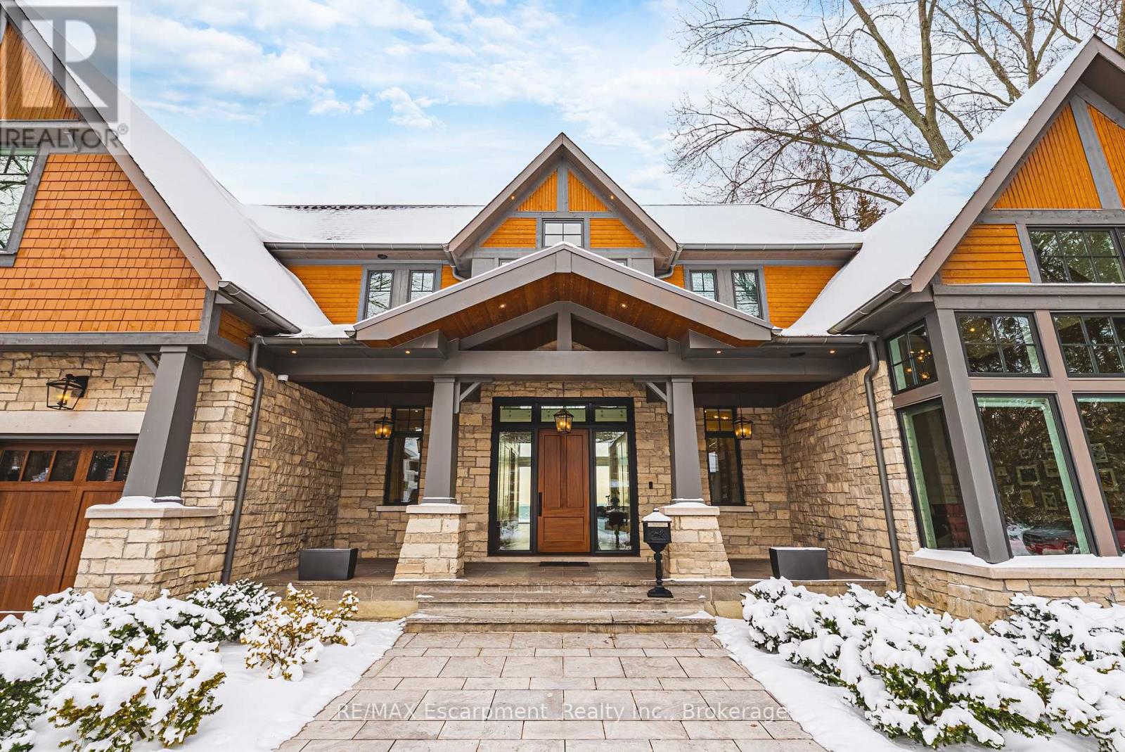 140 Secord Lane, Burlington, Ontario  L7L 2H7 - Photo 2 - W12720280