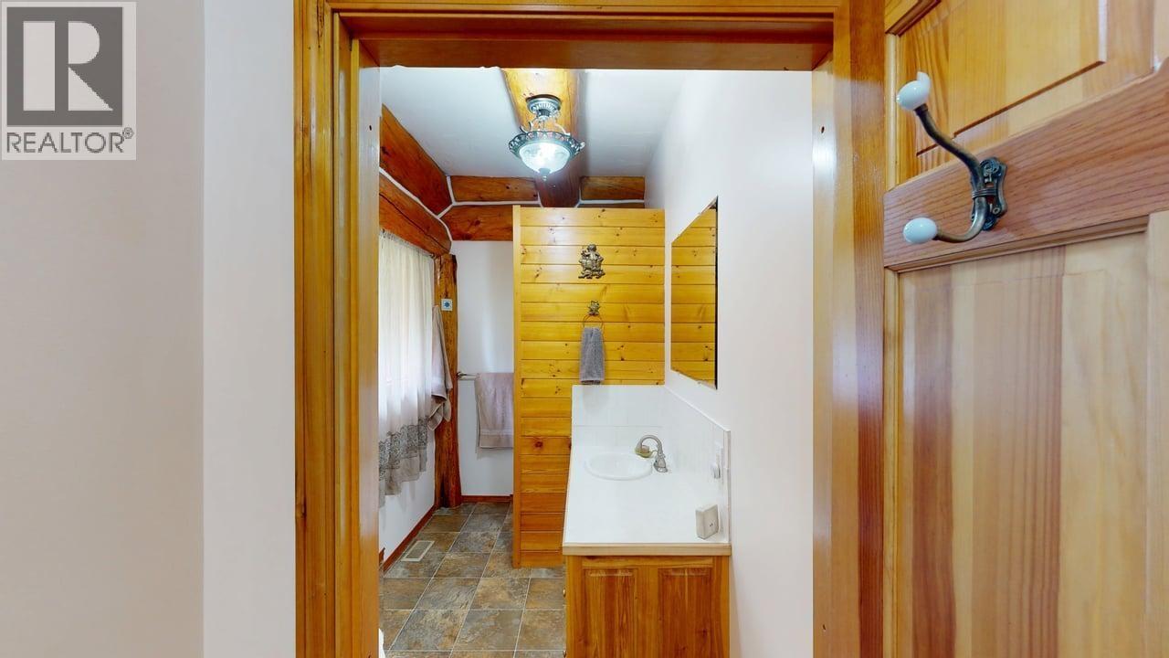 6419 Lambley Road, 100 Mile House, British Columbia  V0K 2E3 - Photo 16 - R3082219