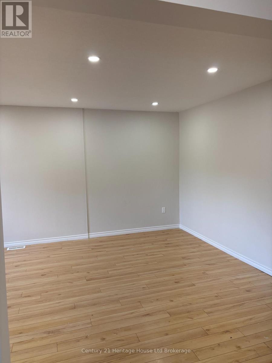 B - 560 Athlone Avenue, Woodstock, Ontario  N4S 7V8 - Photo 4 - X12720340