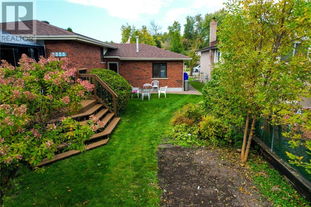 1089 Soloy Drive, Sudbury, Ontario  P3A 1E6 - Photo 5 - 2126050