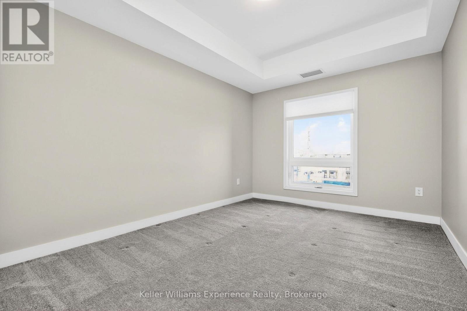 216 - 4 Spice Way, Barrie, Ontario  L9J 0M2 - Photo 19 - S12720300