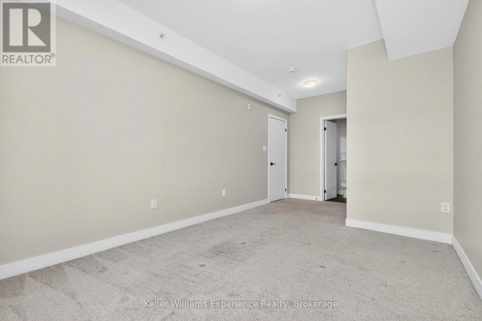 216 - 4 Spice Way, Barrie, Ontario  L9J 0M2 - Photo 21 - S12720300