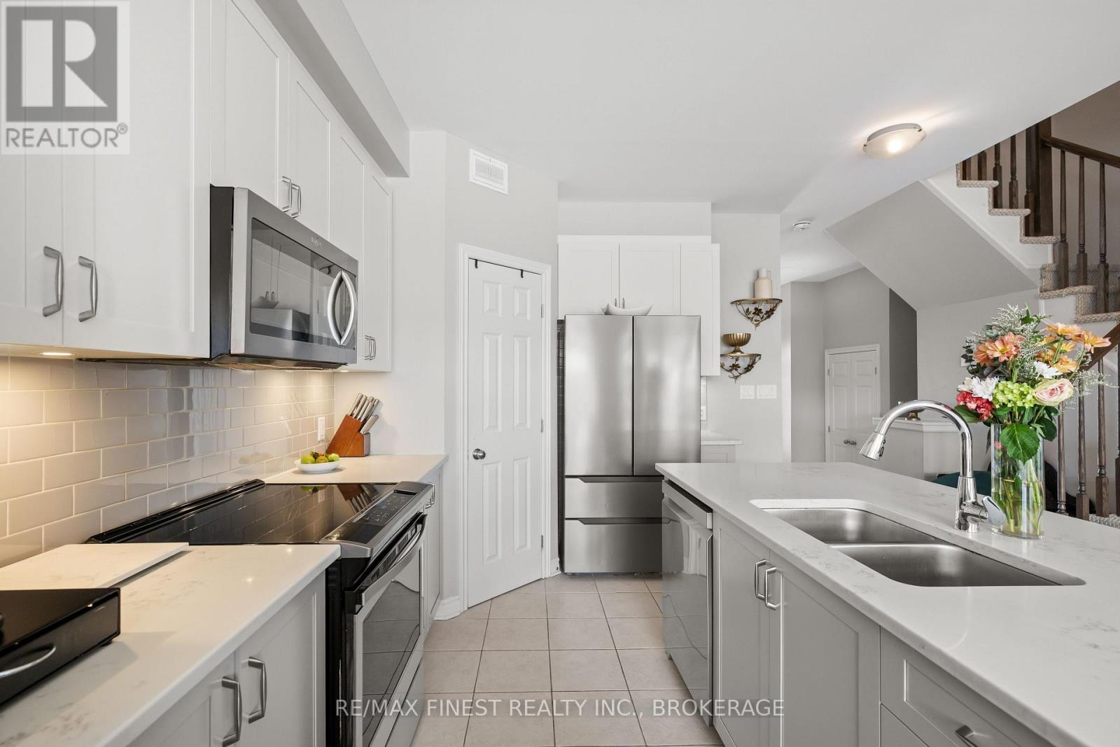 913 Stonewalk Drive, Kingston, Ontario  K7K 0G9 - Photo 8 - X12720310