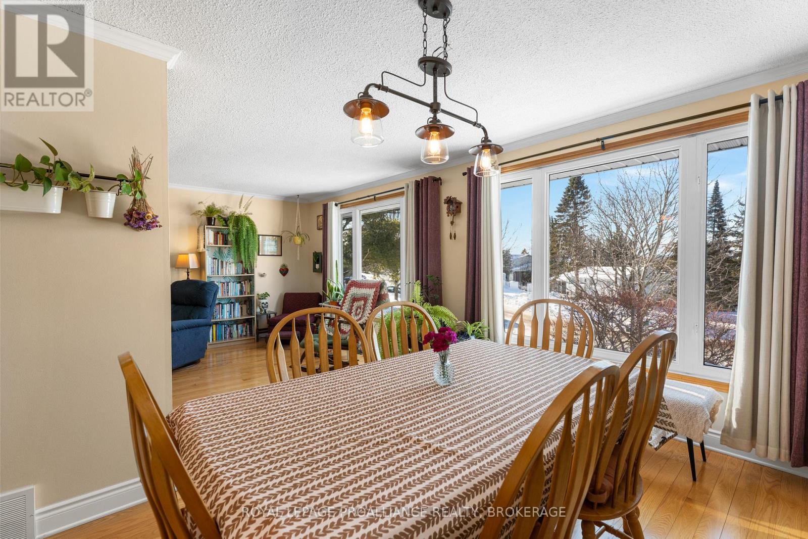 812 Hillside Drive, Kingston, Ontario K7M 5Y8 - Photo 15 - X12720416