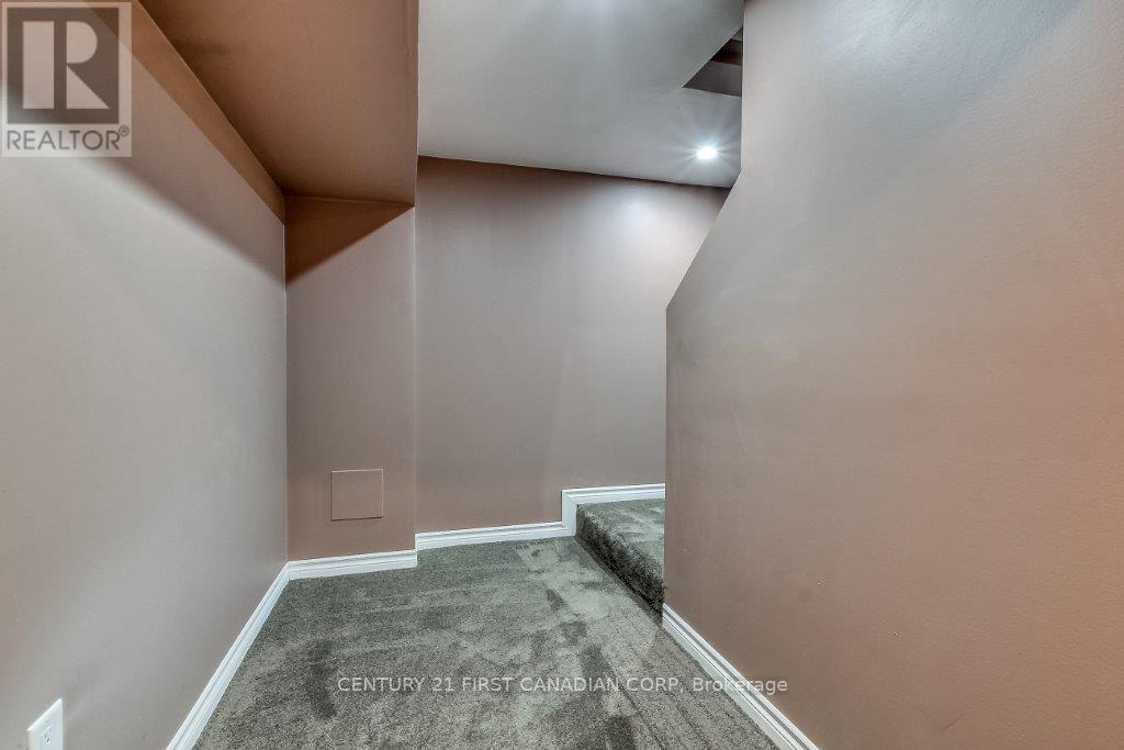 1754 Mickleborough Drive, London North, Ontario  N6G 5R4 - Photo 22 - X12720292