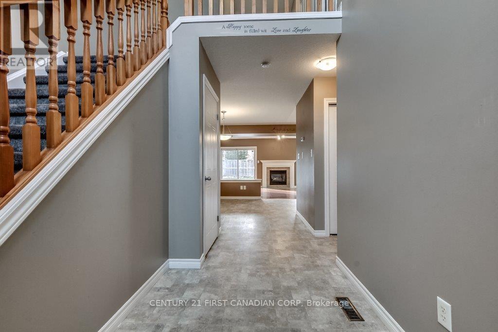 1754 Mickleborough Drive, London North, Ontario  N6G 5R4 - Photo 3 - X12720292