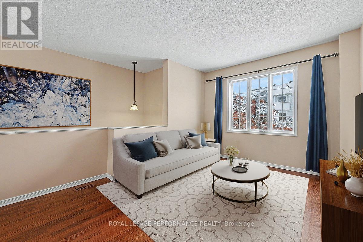 83 Manhattan Crescent, Ottawa, Ontario  K2C 4B8 - Photo 2 - X12720326