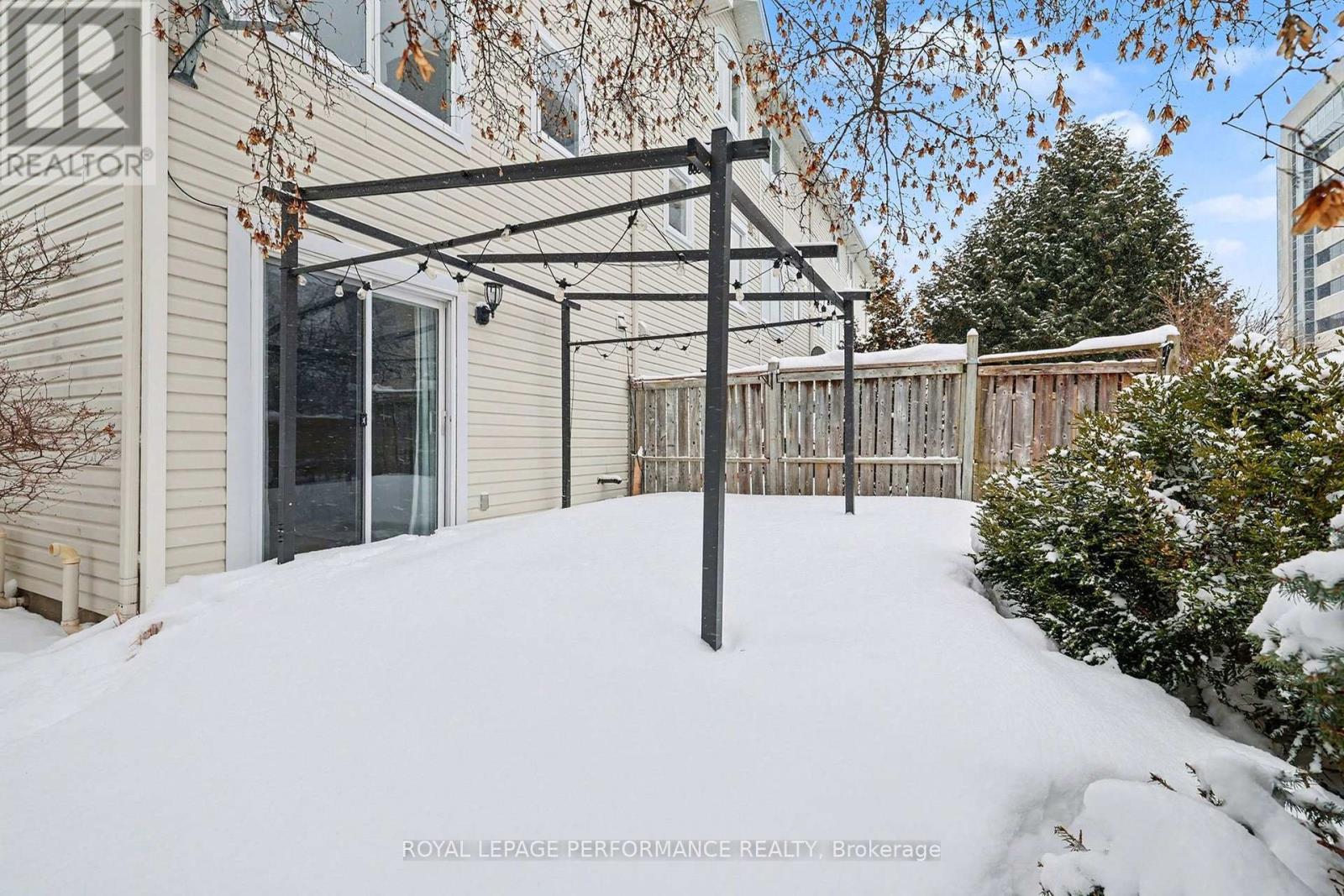 83 Manhattan Crescent, Ottawa, Ontario  K2C 4B8 - Photo 22 - X12720326