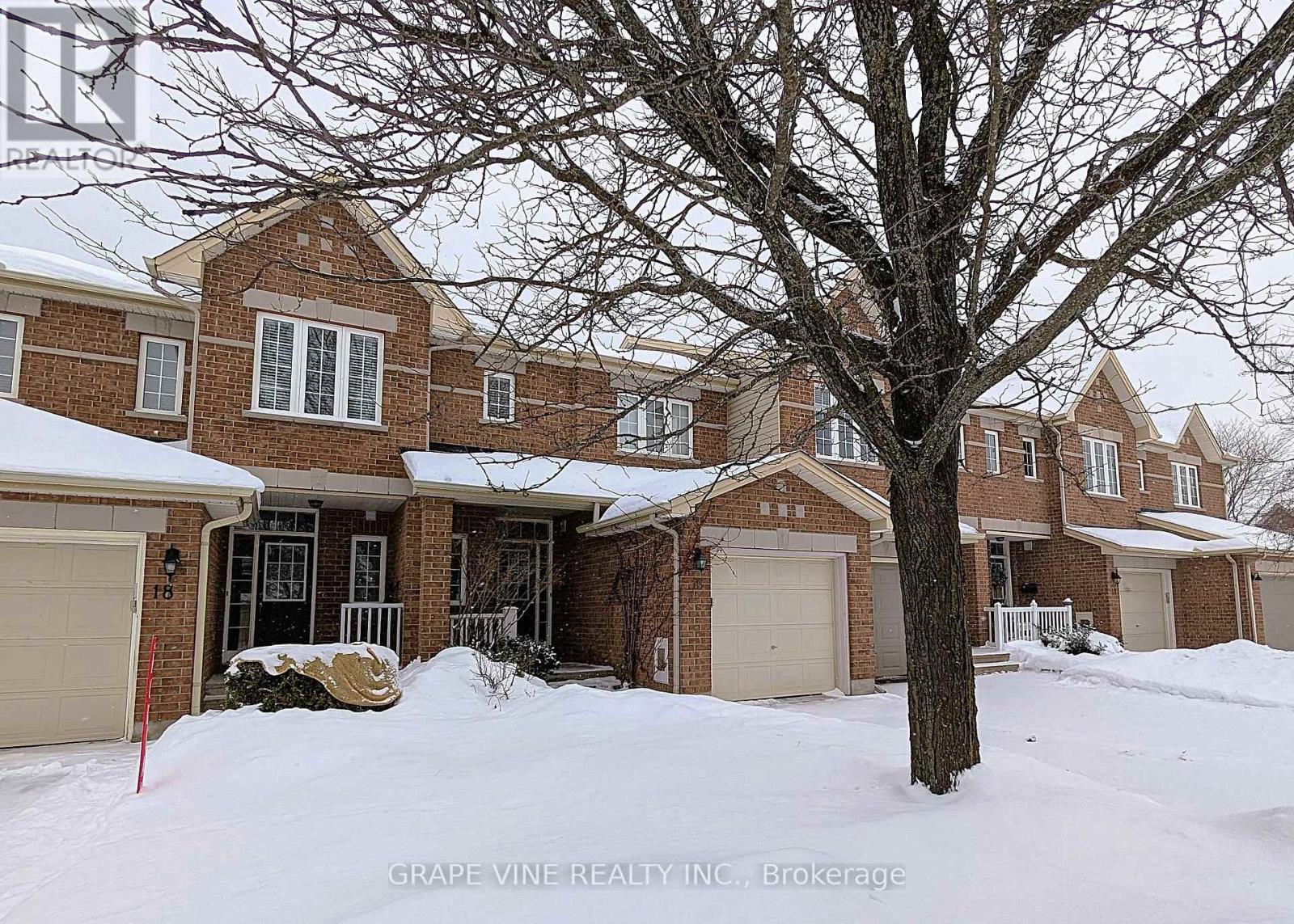 16 Cedar Valley Drive, Ottawa, Ontario  K2M 2Y5 - Photo 2 - X12720344