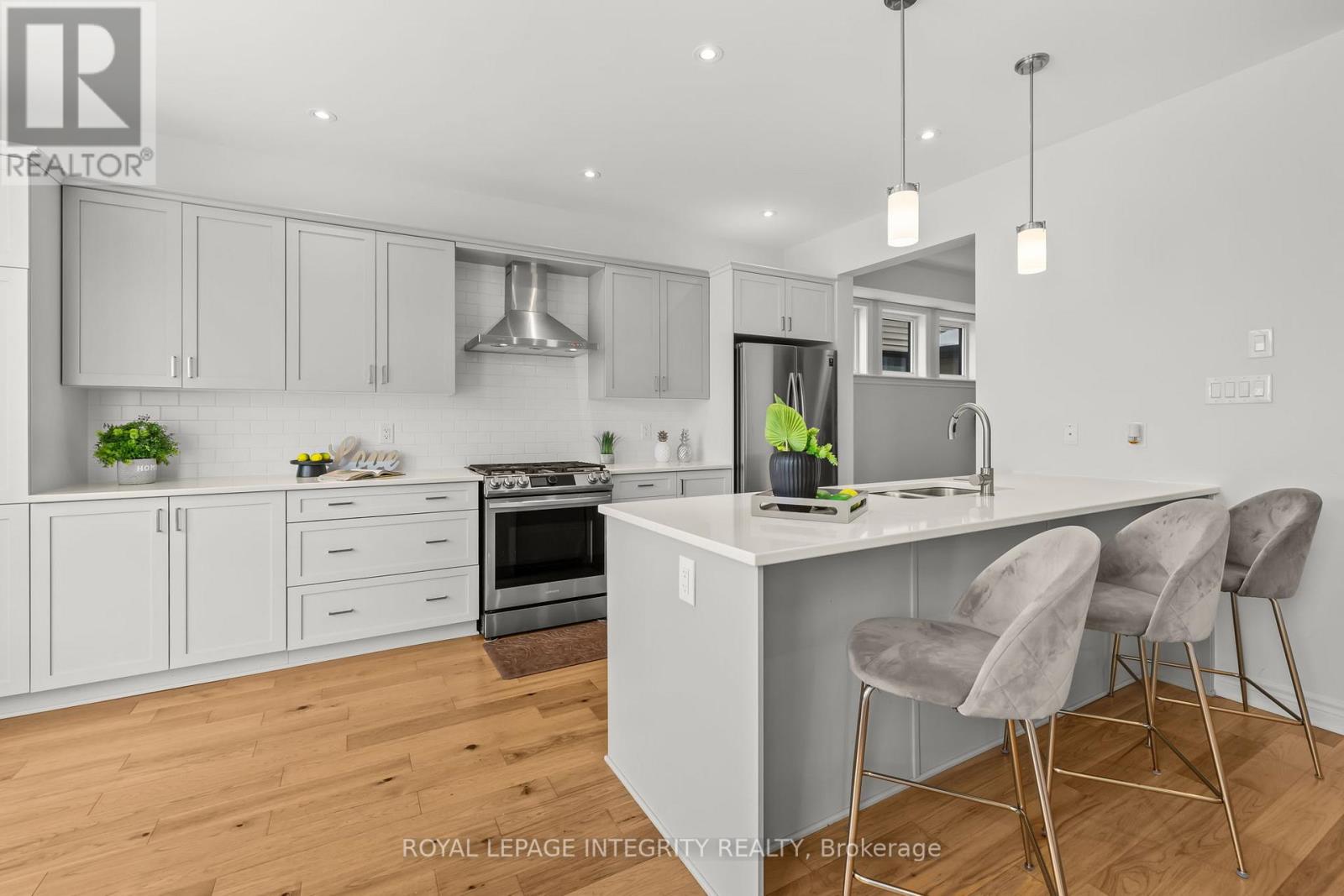 229 Osterley Way, Ottawa, Ontario  K2S 2P2 - Photo 10 - X12720398