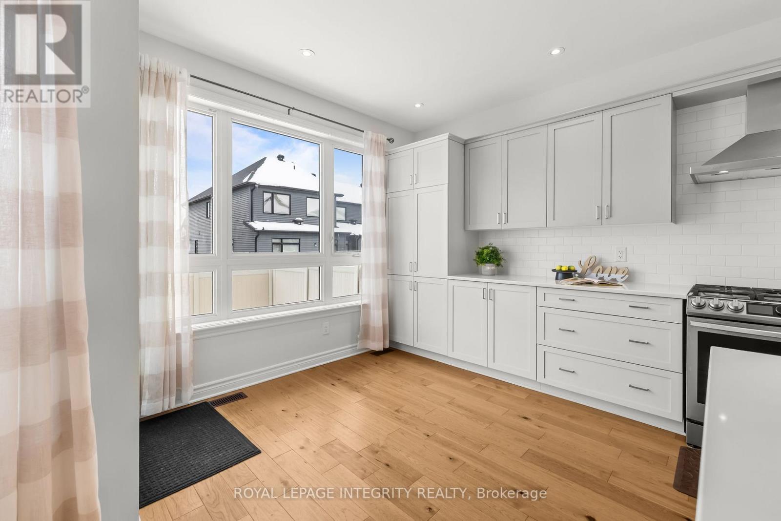 229 Osterley Way, Ottawa, Ontario  K2S 2P2 - Photo 11 - X12720398