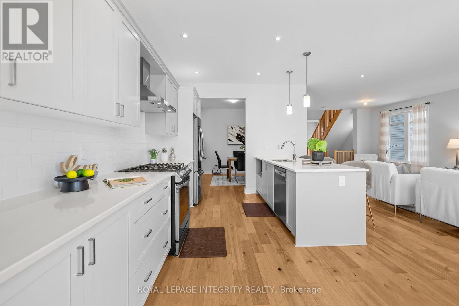 229 Osterley Way, Ottawa, Ontario  K2S 2P2 - Photo 12 - X12720398