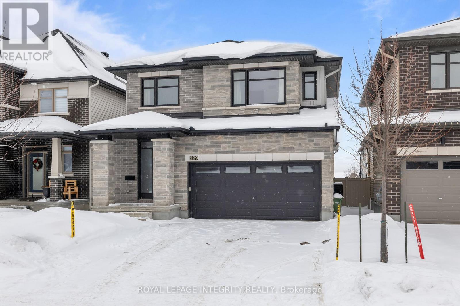 229 Osterley Way, Ottawa, Ontario  K2S 2P2 - Photo 2 - X12720398