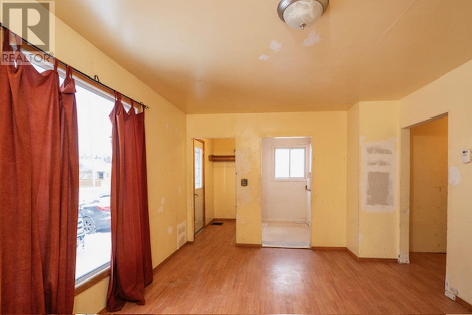 372 Grenville Ave, Thunder Bay, Ontario  P7A 2B8 - Photo 2 - TB2600109