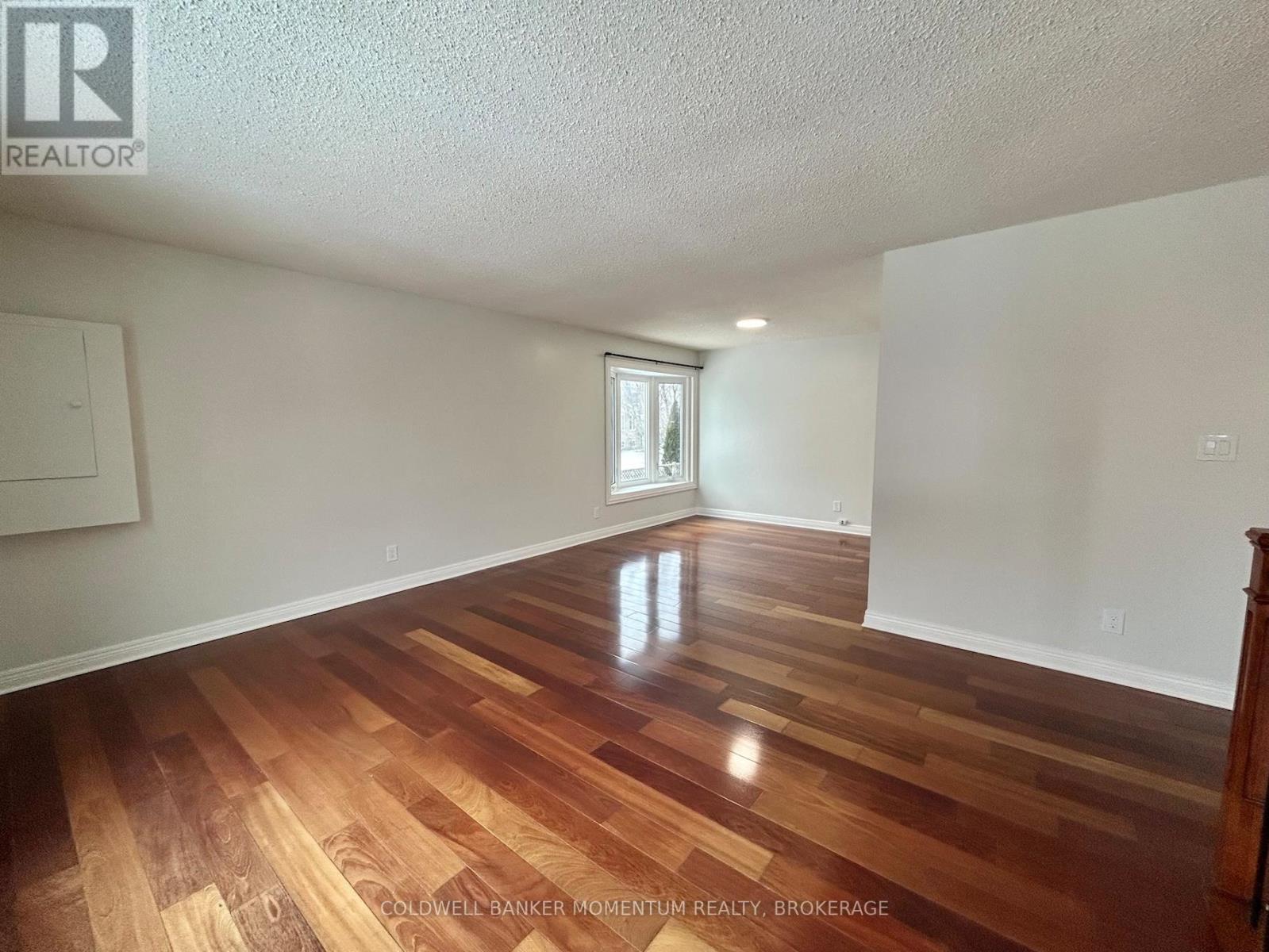 Main - 2 Cornwell Circle, St. Catharines, Ontario  L2S 3C5 - Photo 5 - X12720290