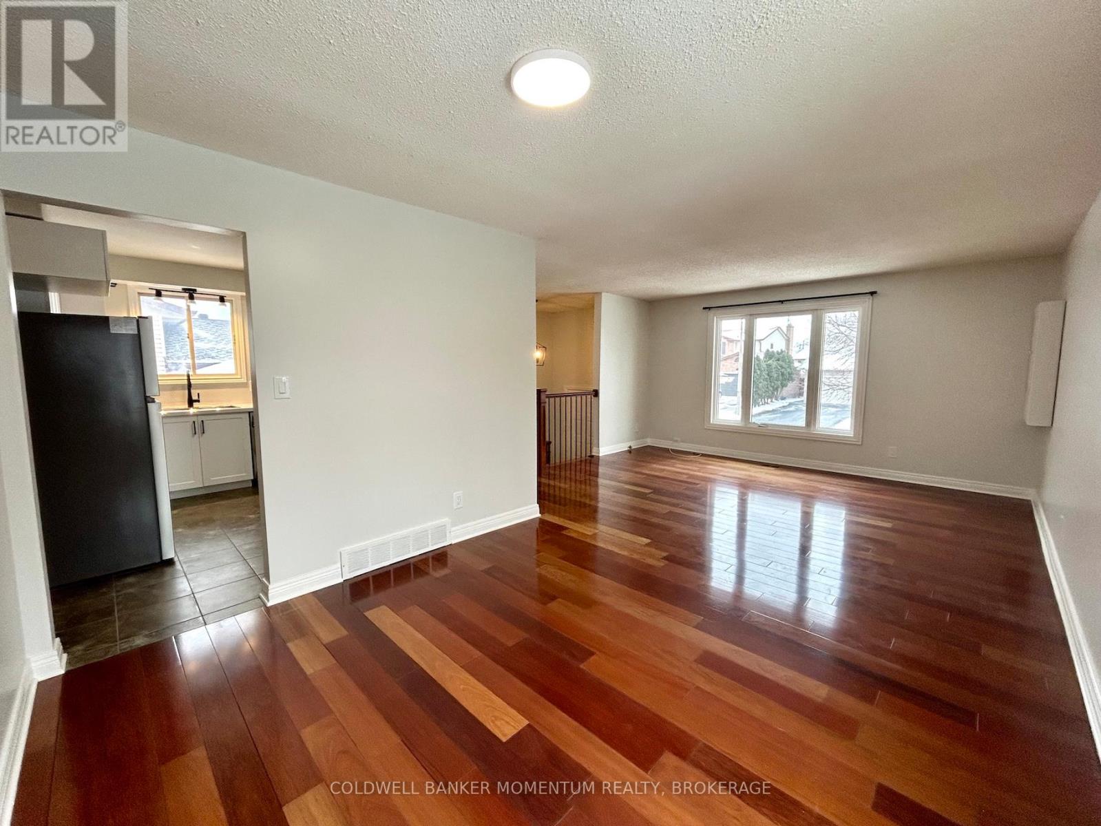 Main - 2 Cornwell Circle, St. Catharines, Ontario  L2S 3C5 - Photo 7 - X12720290