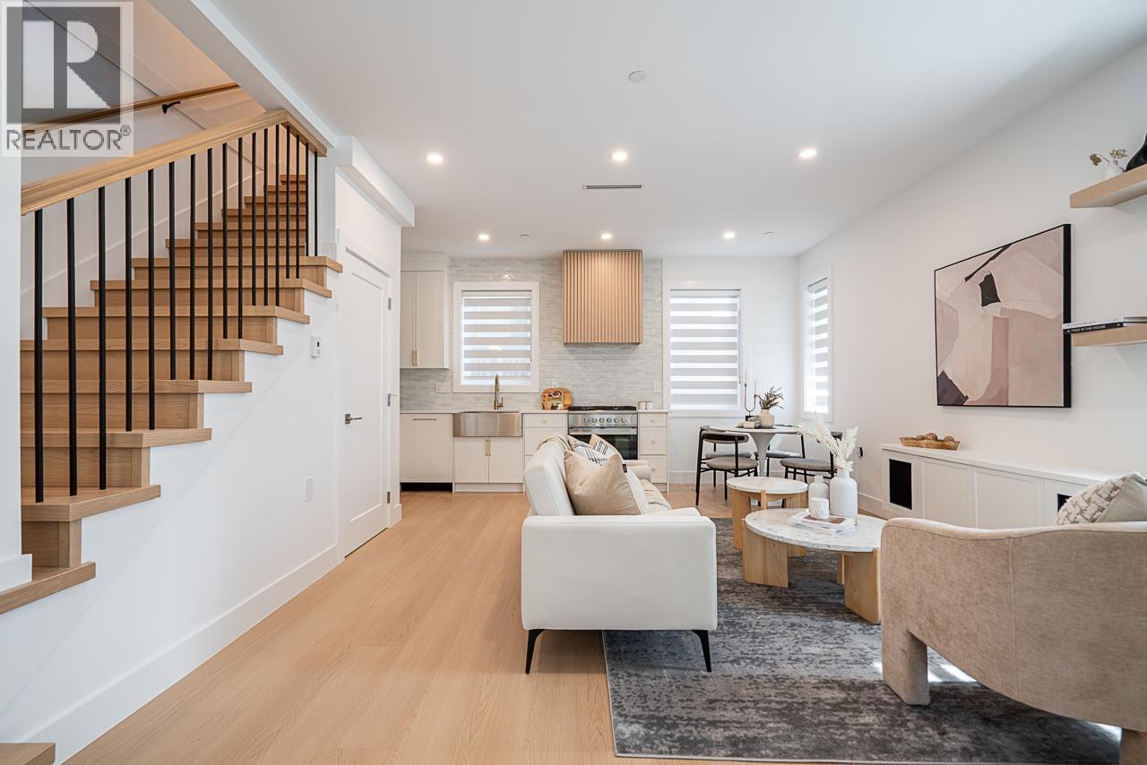 2107 E 33RD AVENUE, Vancouver, British Columbia