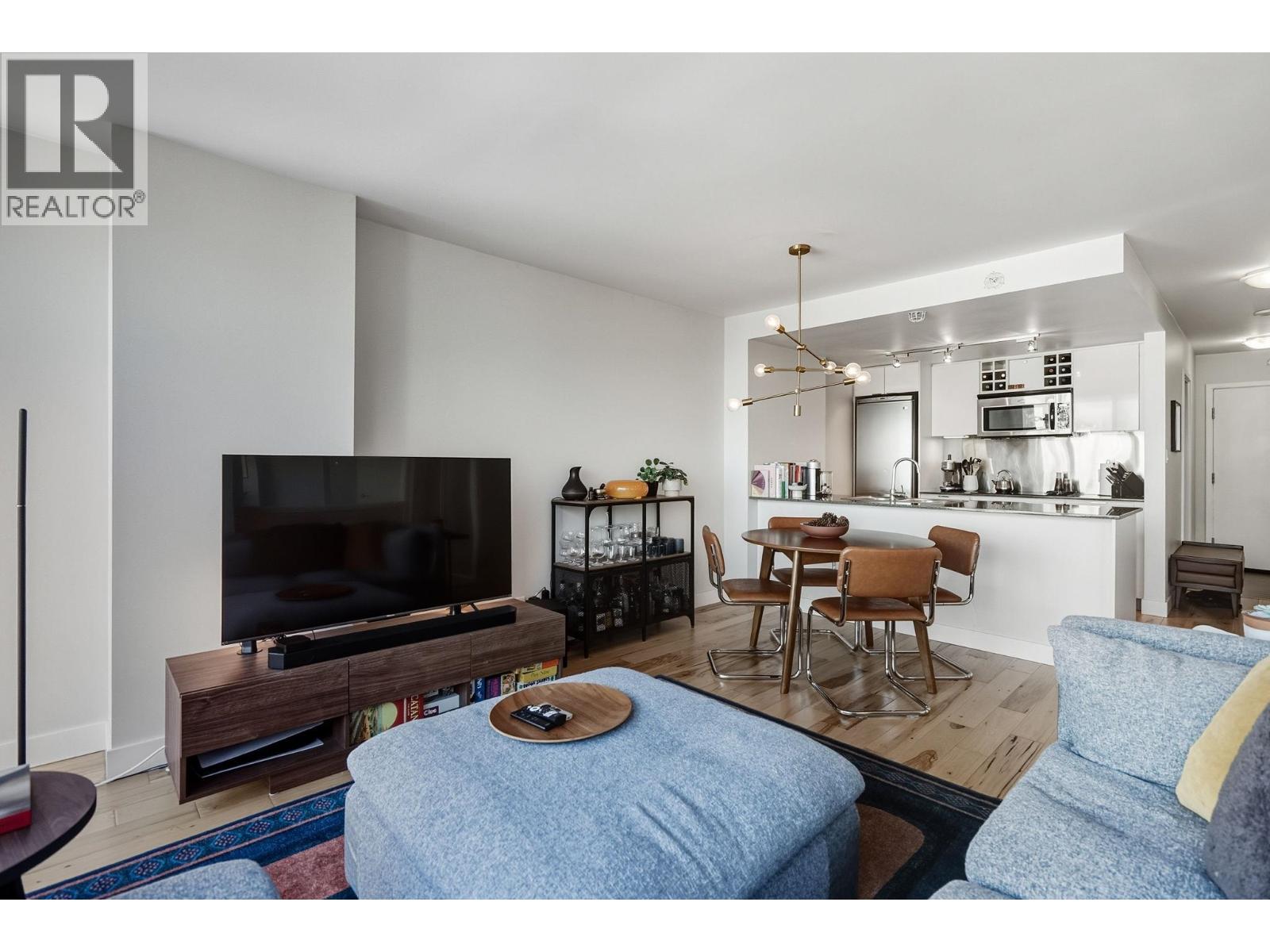 1705 788 Hamilton Street, Vancouver, British Columbia  V6B 0E9 - Photo 3 - R3082217