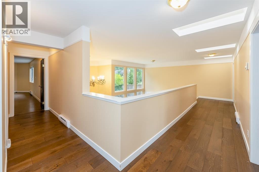 5559 Indian River Drive, North Vancouver, British Columbia  V7G 2T7 - Photo 3 - R3082210