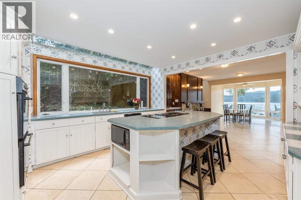 5559 Indian River Drive, North Vancouver, British Columbia  V7G 2T7 - Photo 7 - R3082210